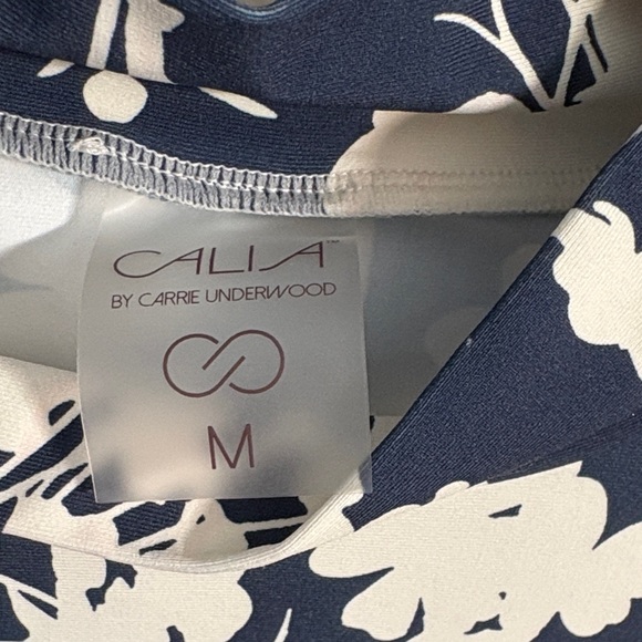 CALIA by Carrie Underwood Navy and Cream Floral Crop Top - Picture 2 of 6